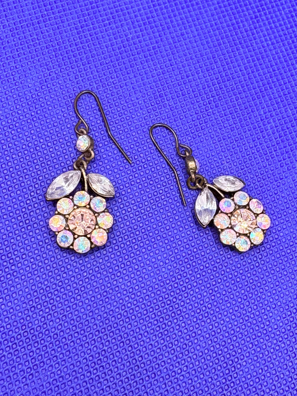 Vintage Retro AB Dangle Flower Rhinstone Earrings Dark Silvertone 1.5โ Sparkling